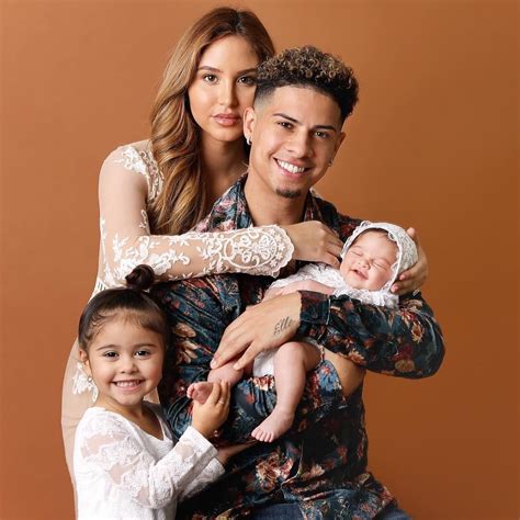 Catherine And Austin McBroom Of The ACE Family。